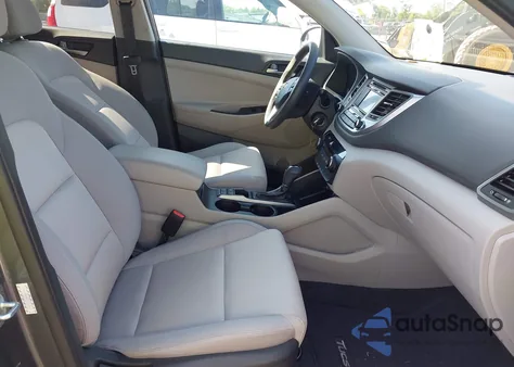 2017 Hyundai Tucson Se из США, поврежденный, VIN KM8J3CA49HU288941